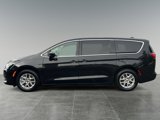 Used 2023 Chrysler Voyager LX image 4
