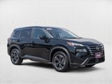 Used 2024 Nissan Rogue SV image 3