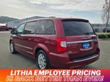Used 2016 Chrysler Town & Country Touring image 3