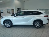 Used 2022 Toyota Highlander XLE image 6