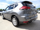 Used 2017 Nissan Rogue SV image 4