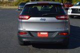Used 2017 Jeep Cherokee Sport image 5