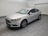 Used 2017 Ford Fusion SE image 2