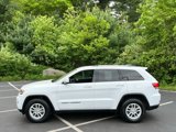 Used 2020 Jeep Grand Cherokee Laredo image 2