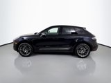 Certified 2025 Porsche Macan image 2