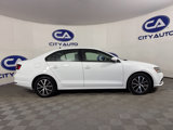 Used 2017 Volkswagen Jetta SE image 3