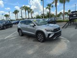 Used 2022 Volkswagen Taos SE image 2