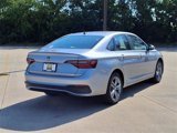 Used 2024 Volkswagen Jetta SE image 4