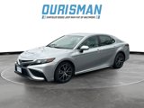 Used 2022 Toyota Camry SE image 2