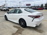 Used 2022 Toyota Camry SE image 3