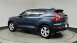 Used 2021 Volvo XC40 T4 Momentum image 5