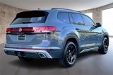 Used 2025 Volkswagen Atlas Peak Edition SE image 5