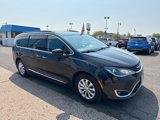 Used 2017 Chrysler Pacifica Touring-L image 4