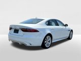 Used 2022 Jaguar XF R-Dynamic SE image 4