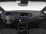 Used 2023 Chrysler Pacifica Touring-L image 3