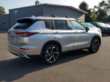 Used 2023 Mitsubishi Outlander SE image 3