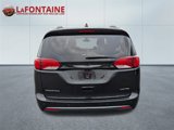 Used 2017 Chrysler Pacifica Limited image 4