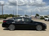 Used 2023 Nissan Altima 2.5 SV w/ SV Premium Package image 3