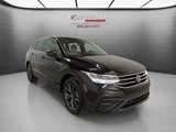 Used 2023 Volkswagen Tiguan SE w/ Panoramic Sunroof Package image 3