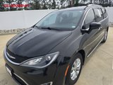 Used 2019 Chrysler Pacifica Touring-L image 3