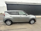 Used 2025 Kia Soul LX image 3