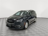 Used 2022 Chrysler Pacifica Touring-L image 5
