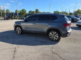 Used 2023 Volkswagen Taos SE w/ Panoramic Sunroof Package image 5
