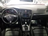 Used 2017 Volkswagen Golf SportWagen image 3