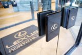 Used 2023 Lexus ES 250 w/ Premium Package image 5