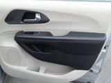 Certified 2020 Chrysler Pacifica Touring-L w/ Tire & Wheel Group image 5