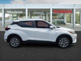 Certified 2022 Nissan Kicks SV image 4