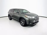 Used 2018 Toyota Highlander LE image 4