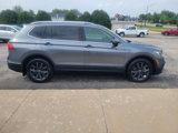 Used 2023 Volkswagen Tiguan SE image 3