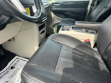 Used 2016 Chrysler Town & Country Touring image 4