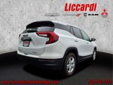 Used 2022 GMC Terrain SLE image 2
