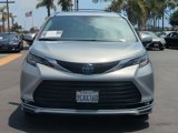 Used 2022 Toyota Sienna XLE image 2