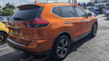 Used 2017 Nissan Rogue SL image 3