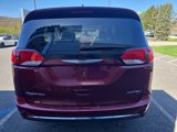 Used 2017 Chrysler Pacifica Limited image 4