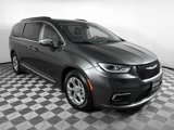Used 2022 Chrysler Pacifica Limited image 3