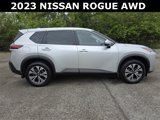 Used 2023 Nissan Rogue SV image 2