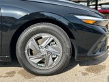 Certified 2025 Hyundai Elantra SE image 5