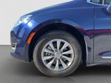 Used 2019 Chrysler Pacifica Touring-L image 5
