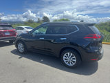 Used 2018 Nissan Rogue SV image 2