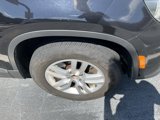 Used 2017 Volkswagen Tiguan S image 3