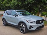 Used 2025 Volvo XC40 B5 Plus image 3