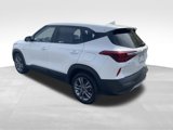 Used 2023 Kia Seltos LX image 3
