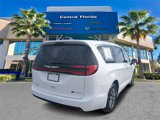 New 2025 Chrysler Pacifica Select image 5