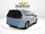 Used 2022 Chrysler Pacifica Touring-L image 2