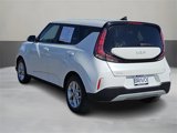 Used 2023 Kia Soul LX w/ LX Technology Package image 3