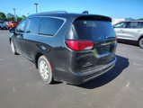 Used 2019 Chrysler Pacifica Touring-L image 3